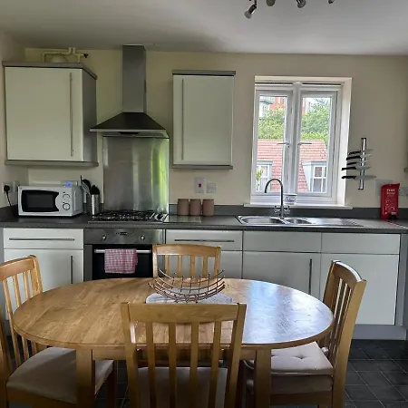 Cosy 2 Bedrooms 2 Bathrooms Basingstoke Exterior photo