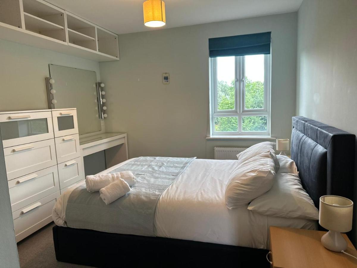Cosy 2 Bedrooms 2 Bathrooms Apartment Basingstoke